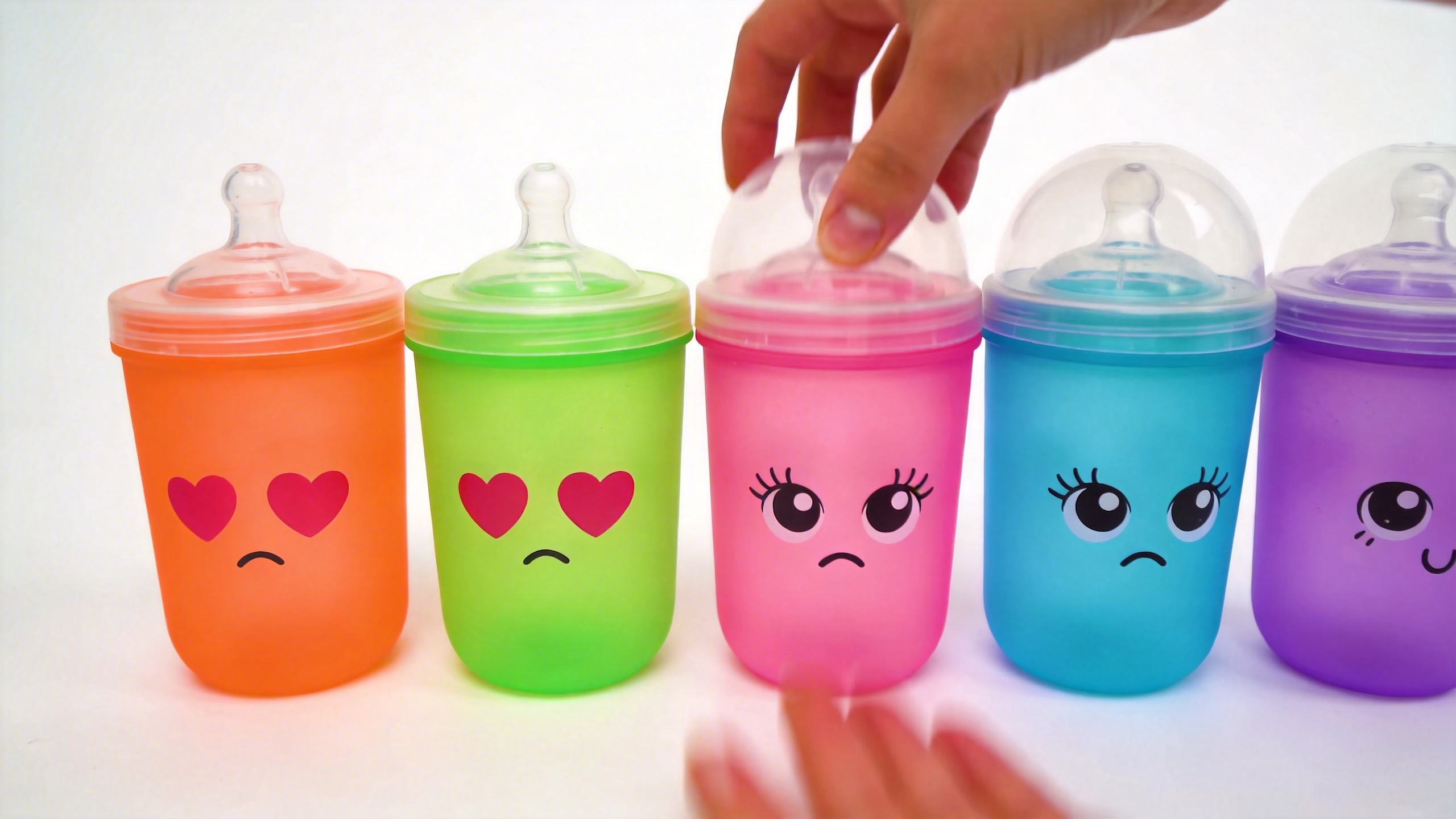 Kinetic Sand Playdoh Surprise Balls